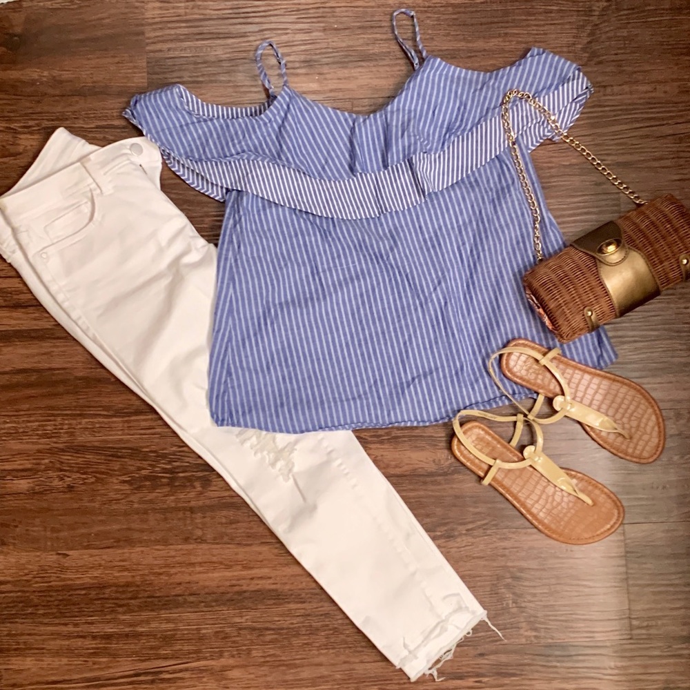 🌼LAST CHANCE🌼 Up and Away off the shoulder top